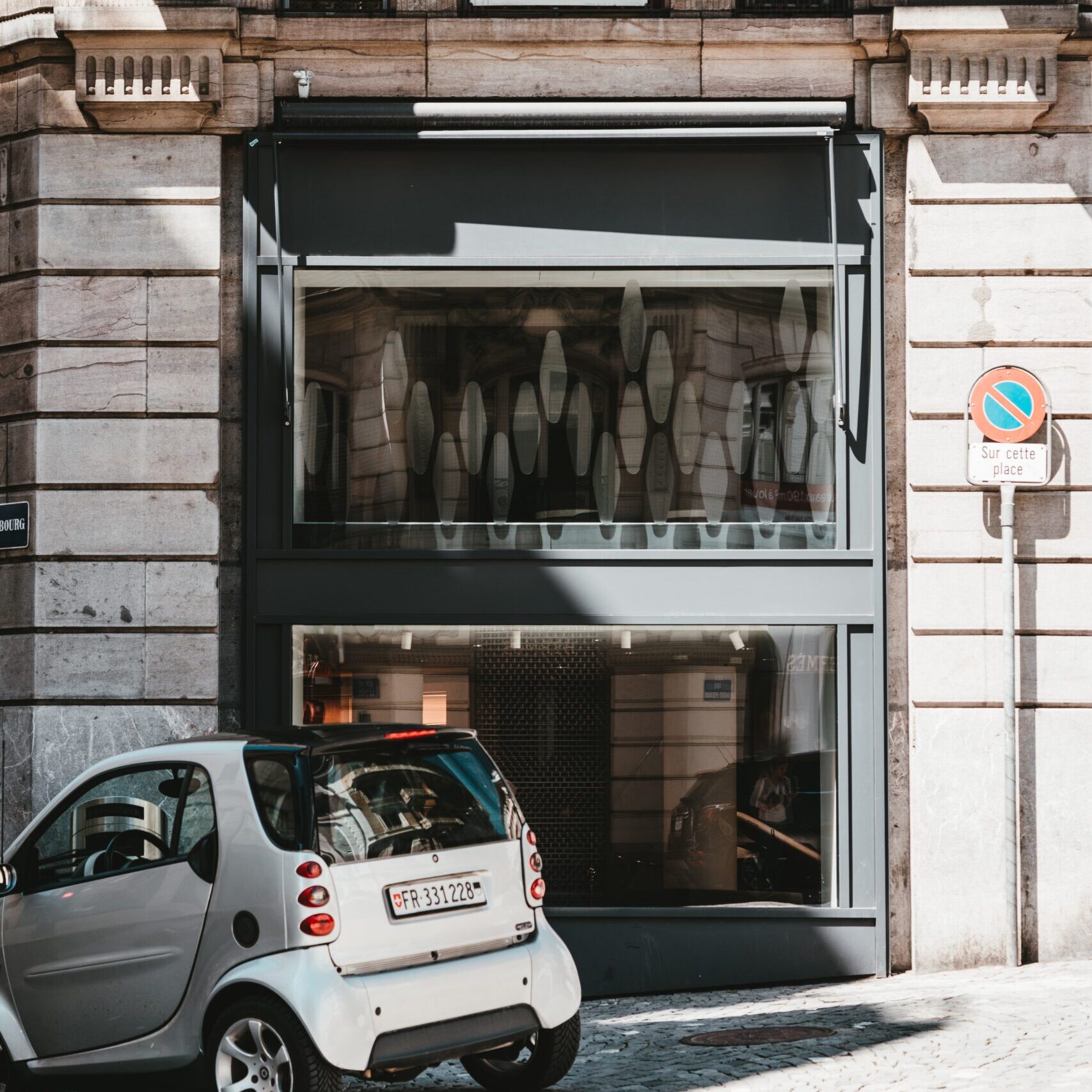 claudio-schwarz-xWX38Fh_mfs-unsplash